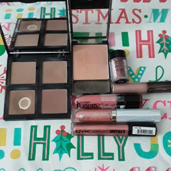 Makeup Bundle - Picture 1 of 5